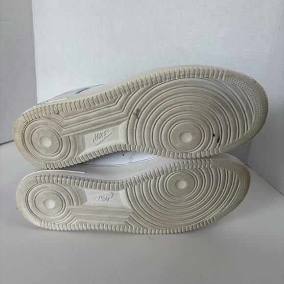 Nike‎ Air Force 1 '07 Low top Triple White Shoe- US Size 12- CW2288-111 - Picture 9 of 10